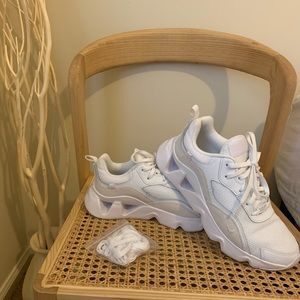 Women’s Nike Ryz 365 2